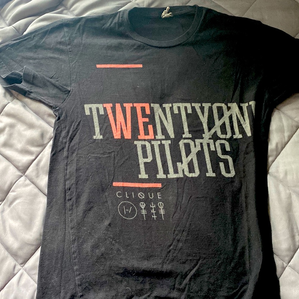 ** 3 for $15 ** Twenty One Pilots Clique tee